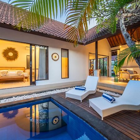 Free Pick-Up Balinese Style Tropical Private Pool Villa With 2 Bedrooms เซมินยัค ภายนอก รูปภาพ