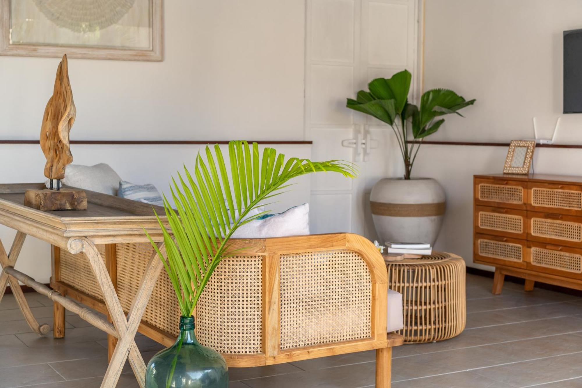 Free Pick-Up Balinese Style Tropical Private Pool Villa With 2 Bedrooms เซมินยัค ภายนอก รูปภาพ